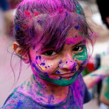 Holi 2024: रंग खेलते समय बच्चों को न करें अनदेखा, इस तरह रखें इनका ख्याल
